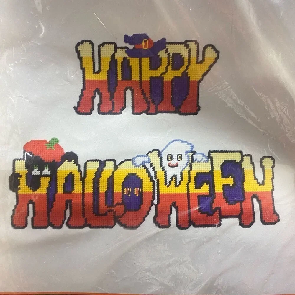 Hobby Kraft Plastic Canvas Needlecraft Kit #4530 Happy Halloween Wall Hanging NI